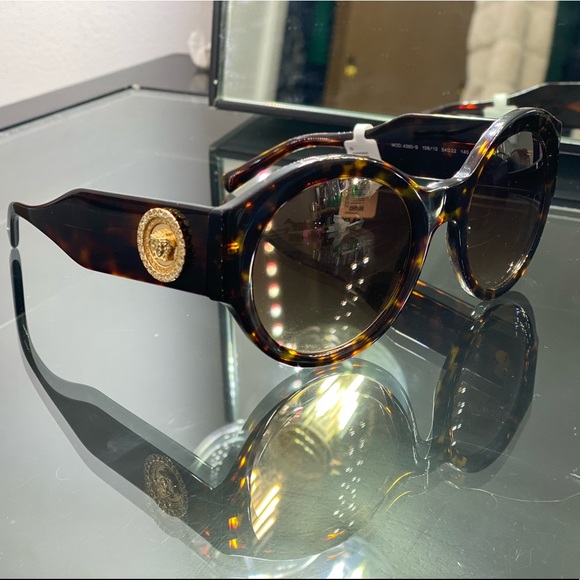 GORGEOUS! BRAND NEW Versace Emblem Sunglasses - Picture 9 of 16